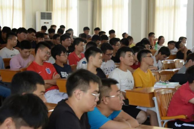3会议现场.jpg