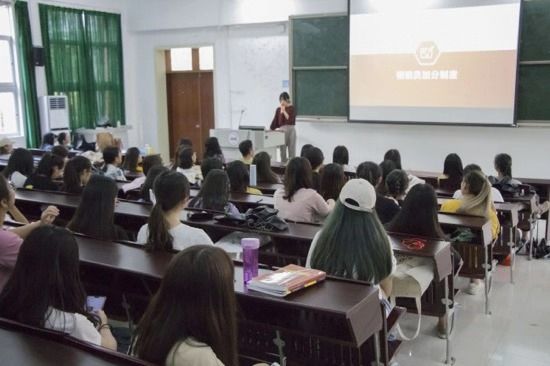 会议现场.jpg
