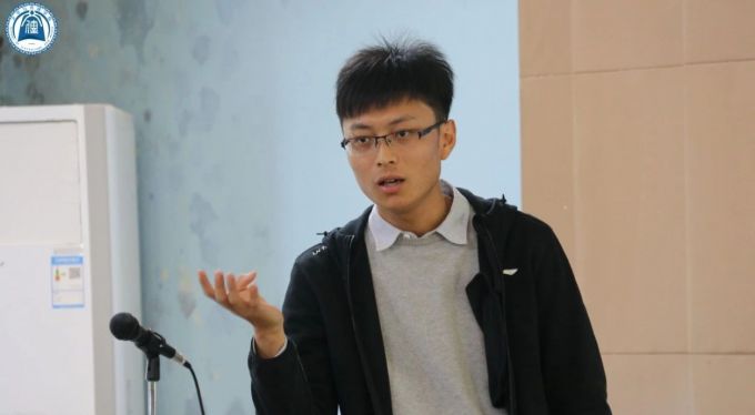 孟浩老师讲话.jpg