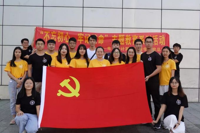 2合影.jpg