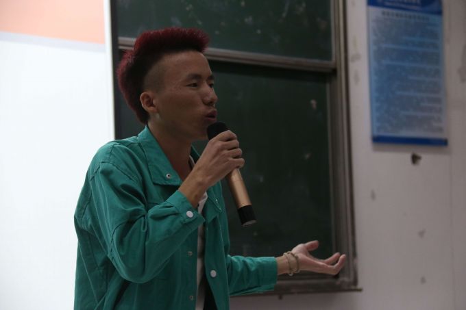 2016.11.06商学院安全教育活动戏剧社吉米同学演讲.jpg
