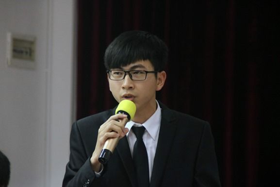 反方四辩特写.JPG