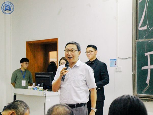 院长致辞.jpg