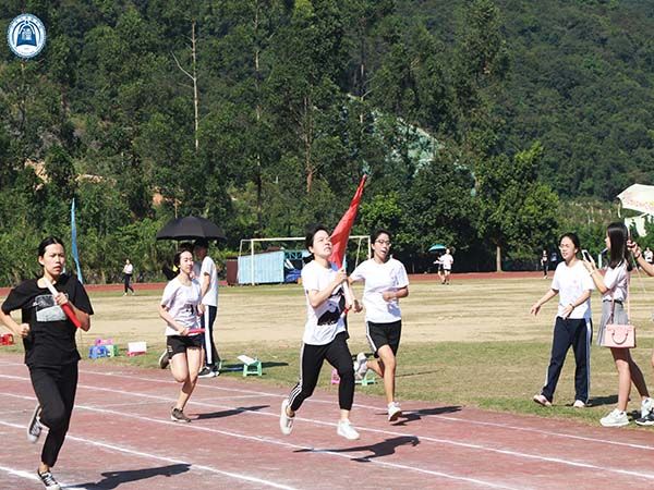 女子接力.jpg