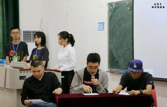 第三场评委点评.jpg