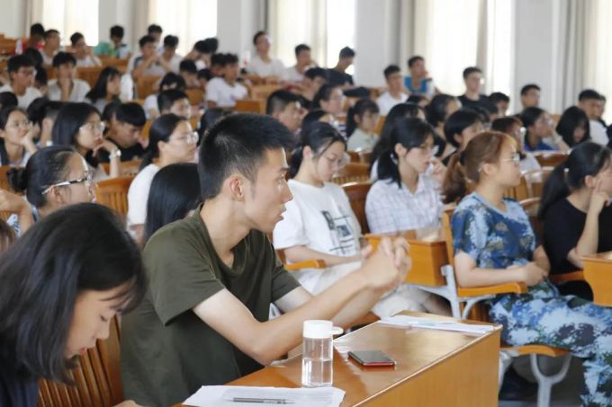 3会议现场.jpg