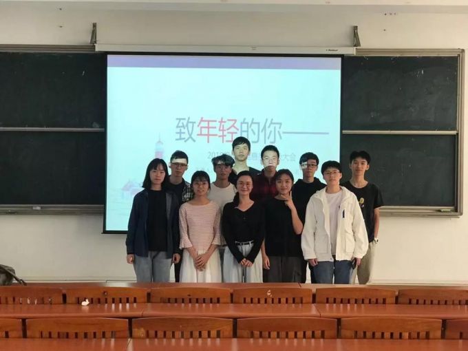 4小合影.jpg