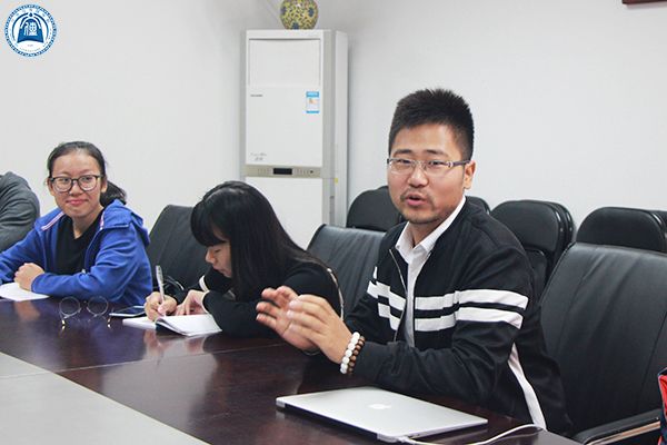 杨毅坤校友解答同学疑问.jpg